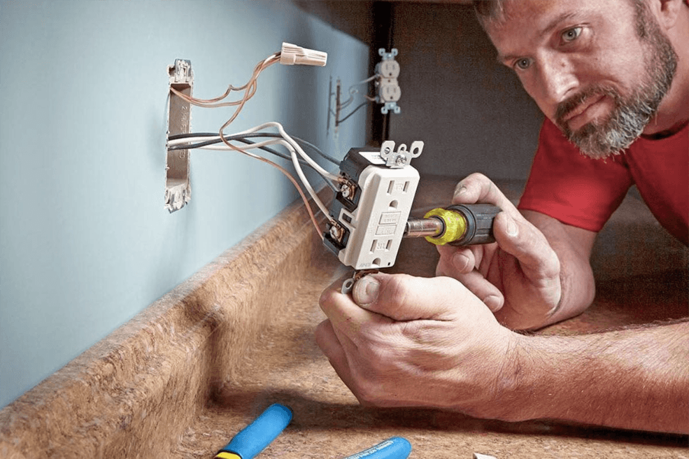 stopcontact en schakelaar installatie